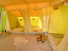 Large Vintage Tent (for 3-6 people)